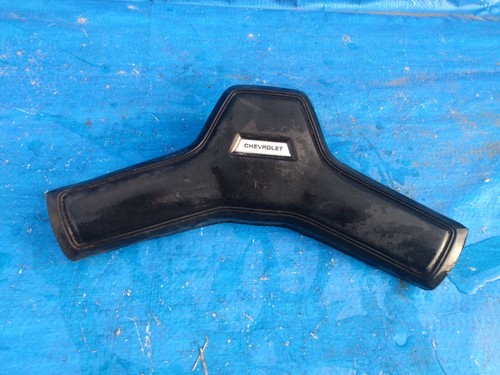 Chevrolet Chevy g10 g20 g30 Van 1988-1991  Steering Wheel Horn Pad OEM - Black - Picture 3 of 4