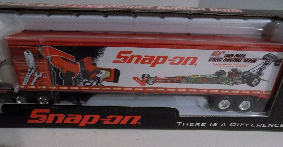 Snap On Racing Dougzilla Freightliner Tractor Trailer 1:64 Snap On Racing Dougzilla Freightliner Tractor Trailer 1:64