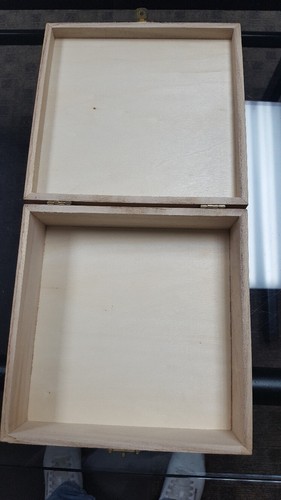 Paulownia Holz Andenken Box - unbehandeltes Holz - 3" x 7" x 7" - Bild 5 von 7