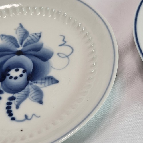 Pair of Gzhel Blue Floral Porcelain Teacups, Saucers Dessert Plates + Tea Spoons - Picture 22 of 22