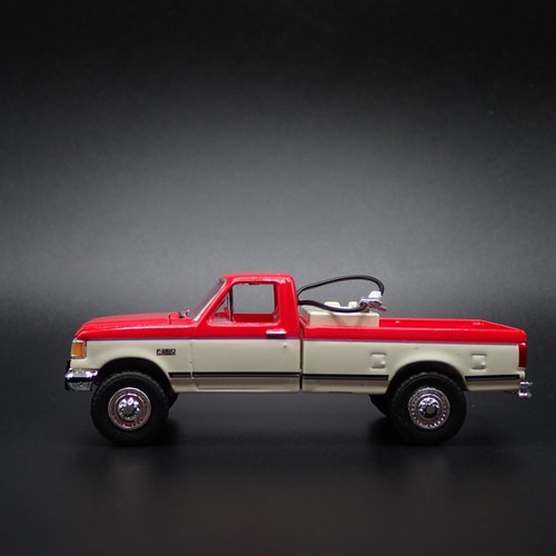 1987-1991 FORD F250 XLT PICKUP TRUCK OBS 1:64 SCALE DIORAMA DIECAST MODEL CAR - Picture 3 of 8