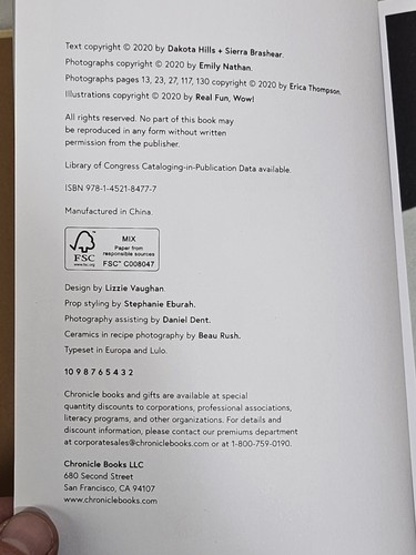 Moon Bath : Bathing Rituals and Recipes for Relaxation and Vitality - Picture 4 of 19