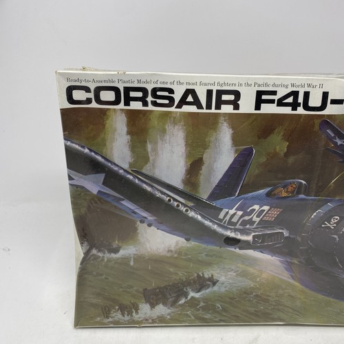 Revell Corsair F4U-1 "The Sweetheart Of Okinawa" kit modellino scala 1/32 nuovo con scatola - Foto 2 di 11