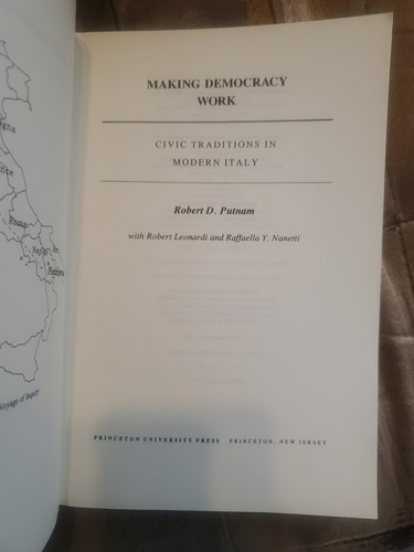 Making Democracy Work: Civic Traditions in Modern Italy Robert Putnam PB VG - Bild 4 von 5