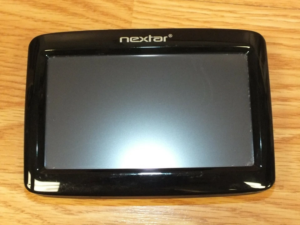 Genuine Nextar Q4 Automotive GPS Navigation System With Mount Bundle *READ* - Image 3 of 4
