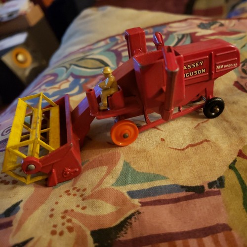 1960's Matchbox Major Pack MP-5 Massey Ferguson Combine Harvester w Orange Hubs - Picture 6 of 7