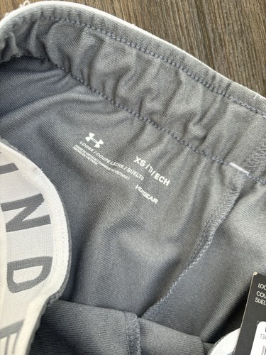 NWT- Under Armour Women's UA Play Up 3.0 Shorts Gray White Size XS MSRP $25 - Picture 5 of 6