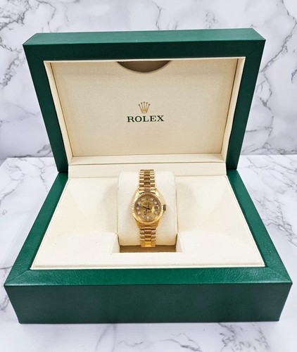 Stunning Ladies Solid 18ct Gold ROLEX Oyster Perpetual Datejust - Boxed - Picture 6 of 13