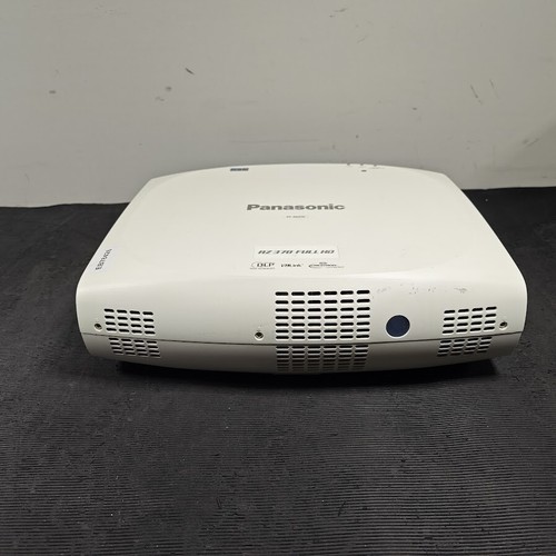 Panasonic PT-RZ370E DLP Projector - For Parts, Untested, Scratched - Photo 12/15