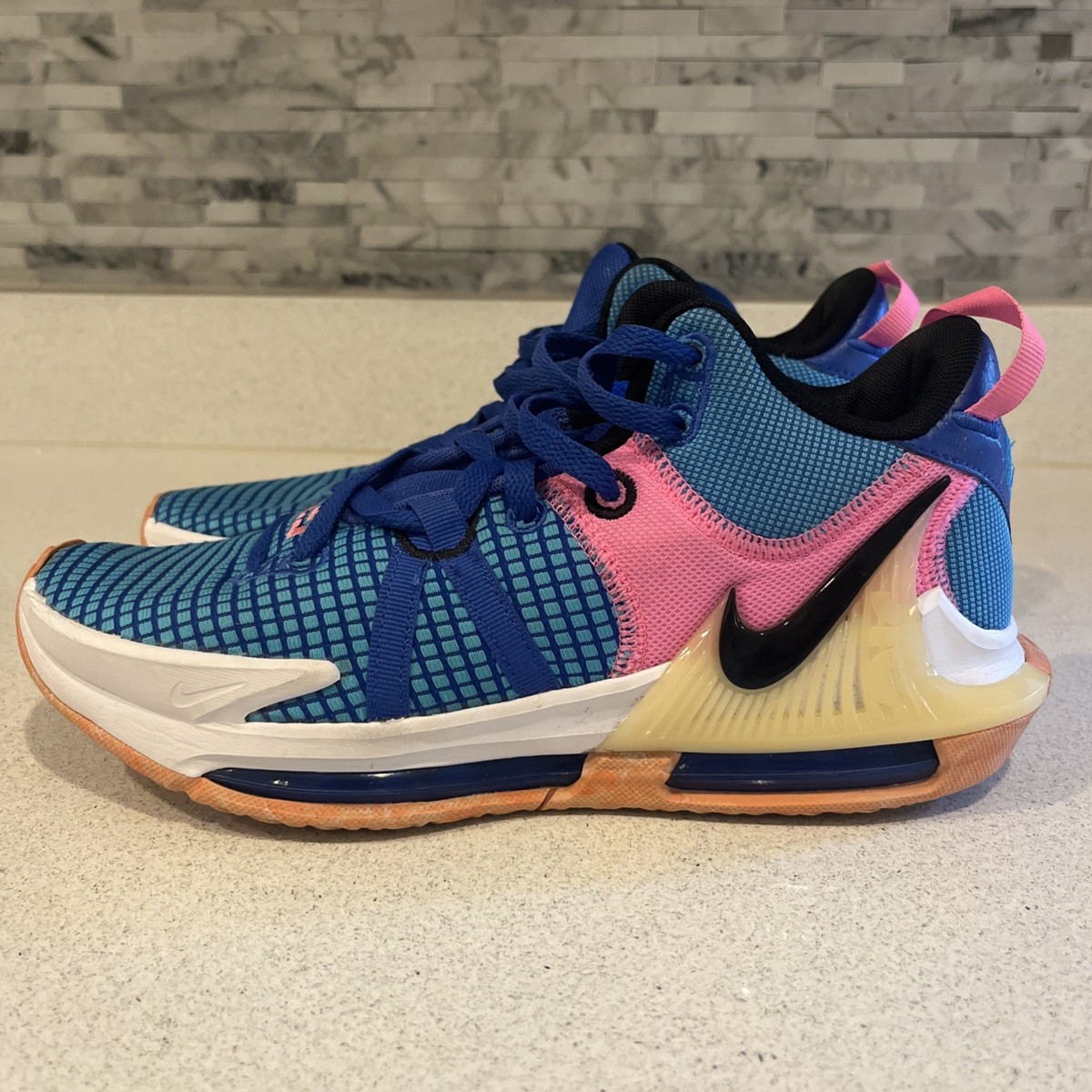 WITNESS VII HO 22 Performance Basketball NIKE Women’s 9