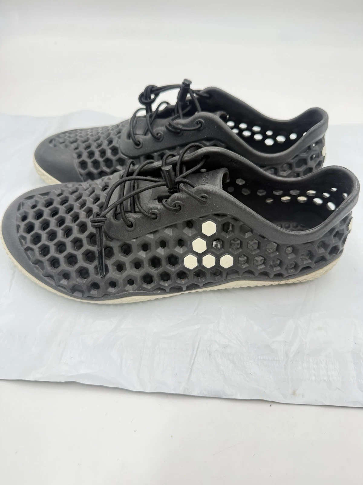 Vivobarefoot Ultra Women Size 40 Black Trail Running Lightweight Flexible Shoes