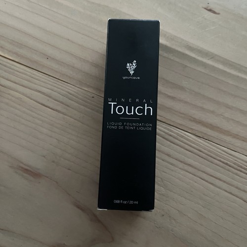 Younique Scarlet Mineral Touch flüssige Foundation 0,68 FL. OZ /20 ml Discontinued - Bild 1 von 2
