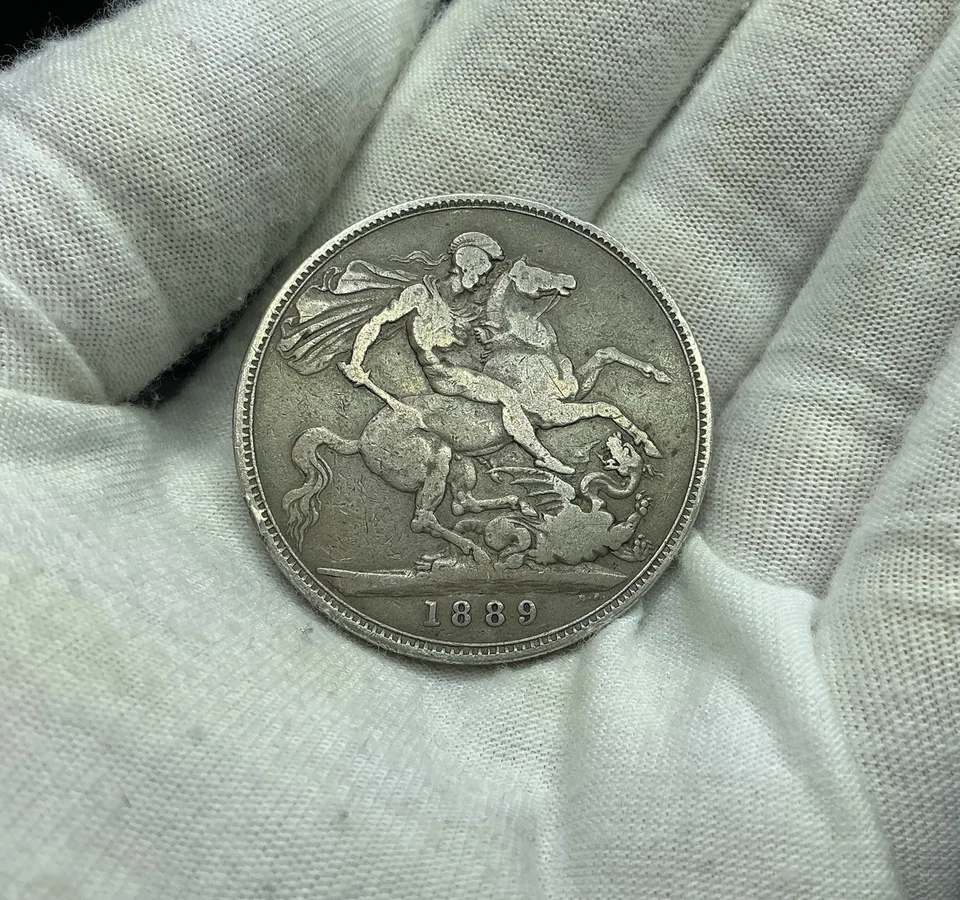 Corona de plata Victoria de Gran Bretaña 1889 Q150 Foto 2 de 2