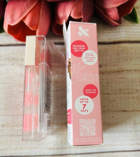 Confezione Dashing Diva / Oliva e Giugno Rosa Caldo Rosso Pressato su Unghie - Foto 4 di 10