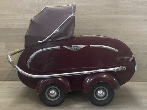 VINTAGE TRIANG DOLLS PRAM, 1940'S COLLECTORS PIECE OR FILM PROP - Picture 2 of 18