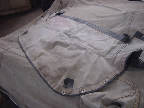 Original Convertible top Boot Black 1968-70's MGB. Needs repair - Picture 11 of 12