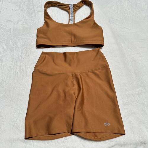 Alo Yoga Airlift Energy Shorts 5" + Airlift Advantage Racerback BH Toffee Small - Bild 6 von 20