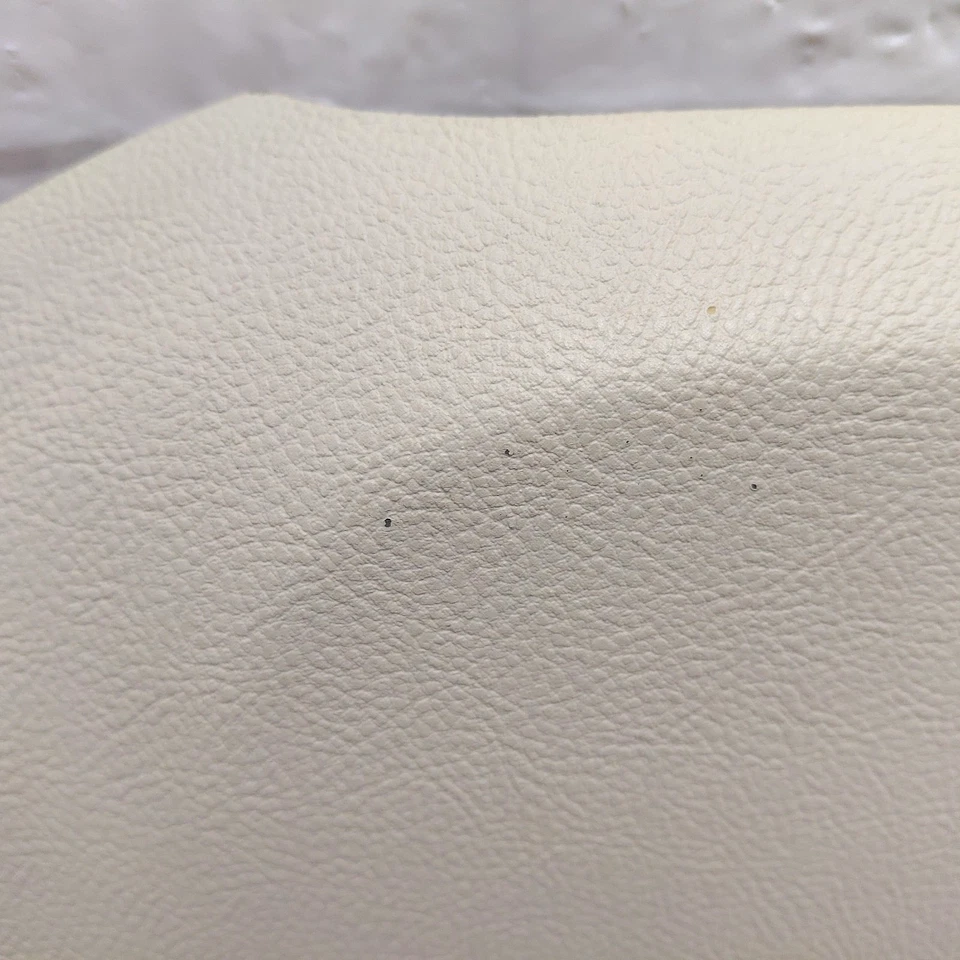 06-11 Cadillac DTS Beige LH Conductor Inferior Bajo el tablero Rodillera Cubierta 25759875 Foto 4 de 4