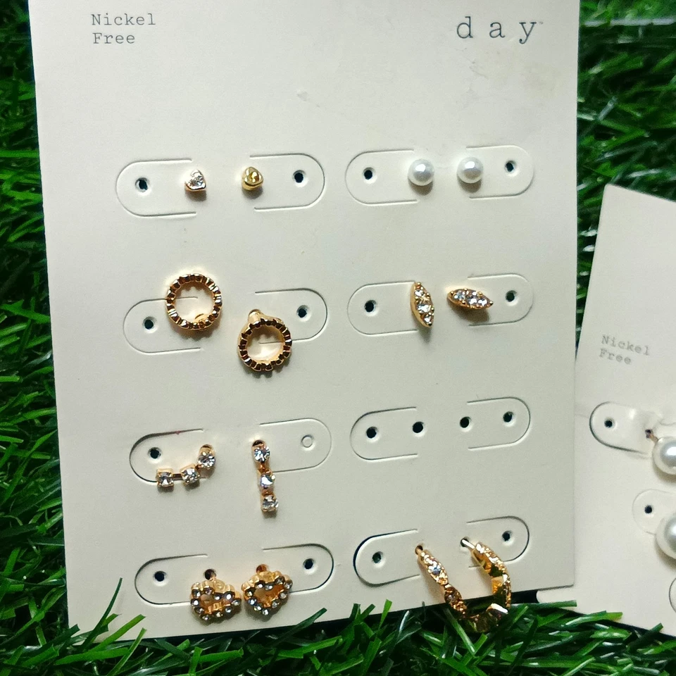 Pendientes de aro pequeños y perlas de cristal de oro A New Day: sin níquel Foto 2 de 4