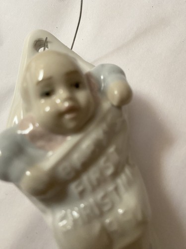 Vintage LLADRO 1991 Baby's First Christmas Ornament-Porcelain With Box - Picture 2 of 4