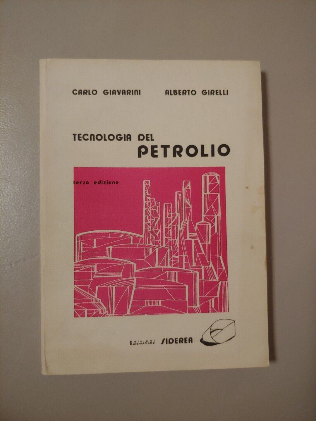 Foto 1 di 18