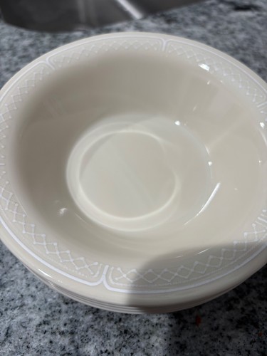 Corelle LATTICE Pattern Beige White Berry Cereal Bowls (Set of 5) - Picture 3 of 4