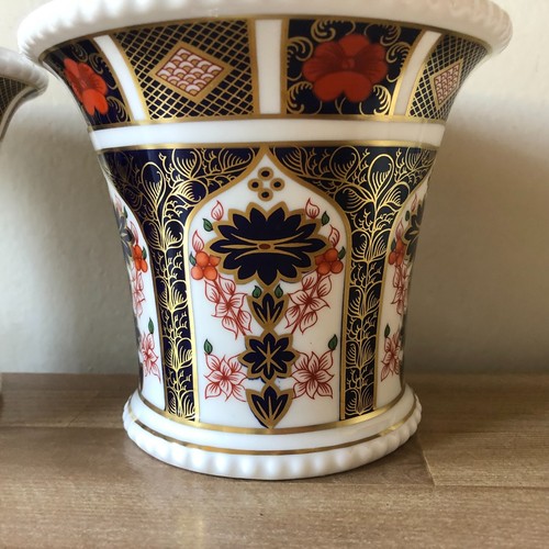 Royal Crown Derby Old Imari 1128 Pair of Mantel Vases or Urns - Picture 4 of 10