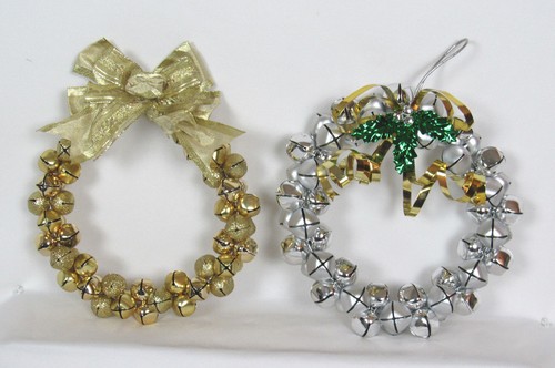 VTG 1960s 70s GOLDEN JINGLE BELLS CHRISTMAS WREAT & RIBBON 12 1/2" TALL - Picture 9 of 11