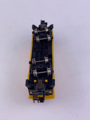 MRC # 7084 Union Pacific 3821 Caboose N Scale Case - Picture 7 of 9