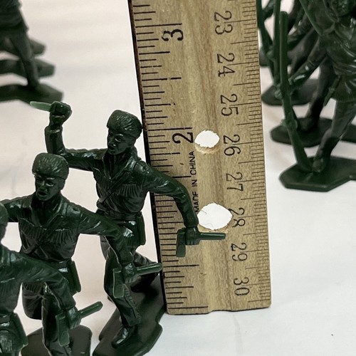 Lot of 36 Vintage Louis & Marx American Pioneer Frontiersmen 2 Inch Figures Grn - Picture 14 of 18