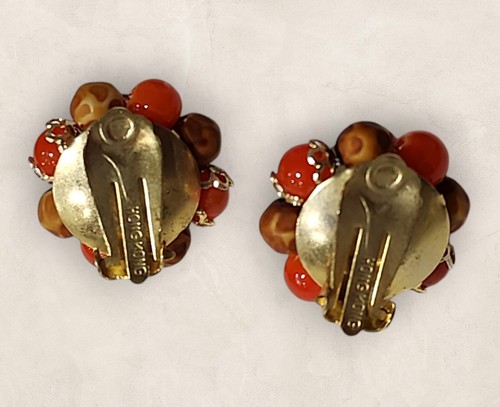 VINTAGE ORANGE LUCITE BEADS PINECONE-LIKE TWO STRAND NECKLACE & EARRINGS - Picture 5 of 6