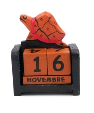 Calendrier perpétuel Tortue en bois sculpté. Cadeau enfant.