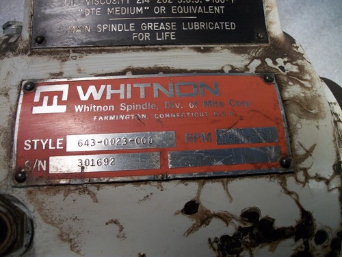 Whitnon Vertical or Right Angle Head Attachment for a Milling Machine - Picture 3 of 6