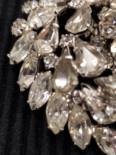 Continental Jewelry Scarf Brooch 62 Rhinestones Domed Montreal Canada 1950s - Picture 6 of 10