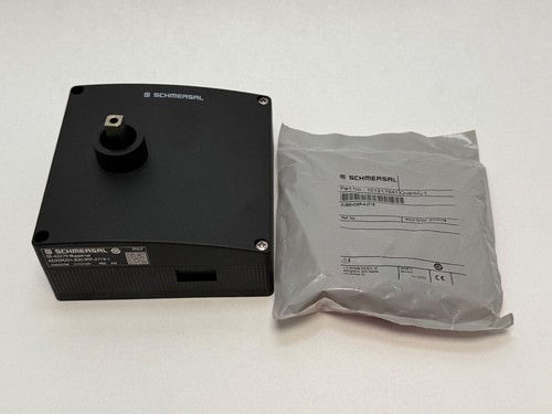 Schmersal AZ/AZM201-B30-RTP-2719-1 Safety Interlock Switch w/ Handle - Picture 1 of 11