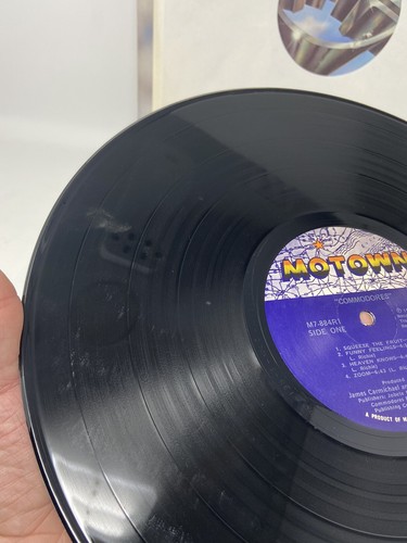COMMODORES ~ MOTOWN M7-884R1 Vinyl LP Record With Poster - Picture 7 of 19