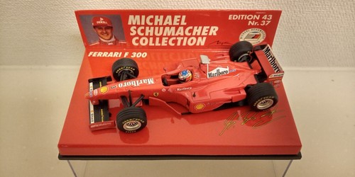 MICHAEL SCHUMACHER COLLECTION 1:43 FERRARI F300 1998 FULL MARLBORO LIVERY - Picture 2 of 4