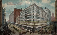 State and Madison Streets Chicago Mandel Brothers Building vintage postcard e391
