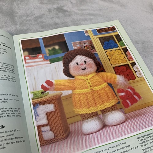 Jean Greenhowe's Little Dumpling Dolls Part One Village Ladies Knitting Booklet - Picture 7 of 15