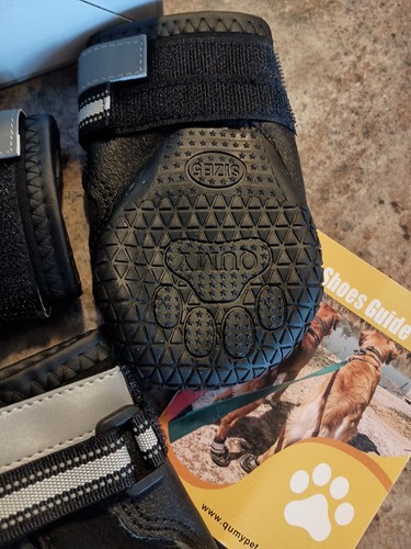 QUMY Dog Shoes for Medium Dog Boots & Paw Protectors Size 5 NEW - Picture 3 of 6