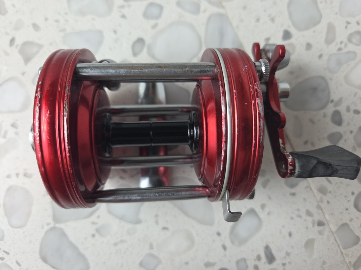 Vintage Abu Garcia Ambassadeur 6000 Baitcasting Fishing Reel