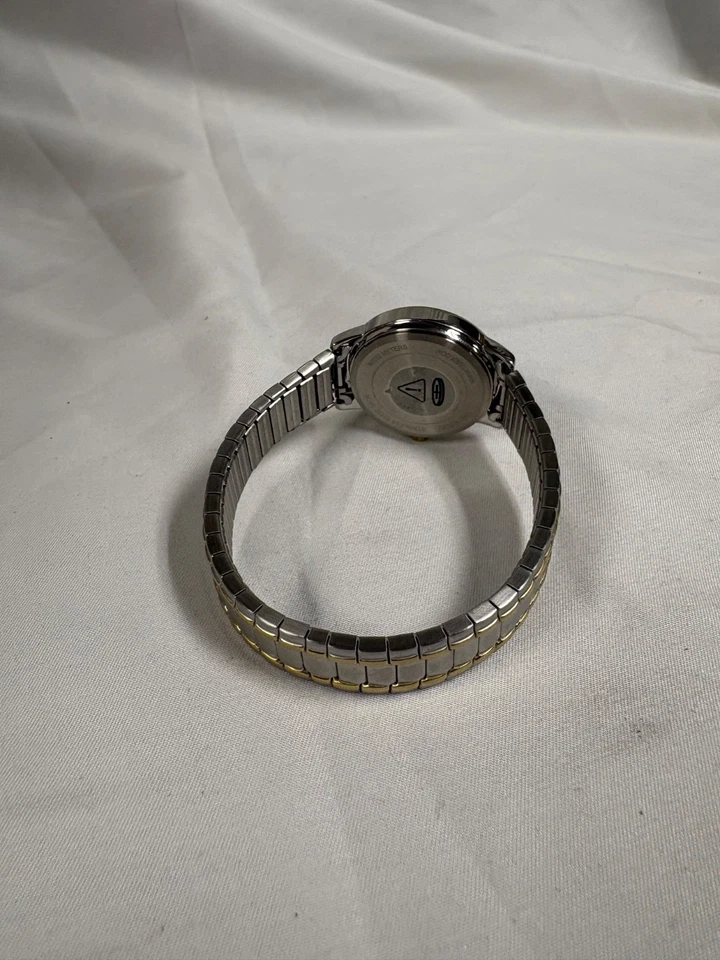 Reloj Timex - Correa expandible con cara blanca y detalles dorados Foto 3 de 4