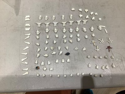 Games Workshop Warhammer Fantasy Ersatzteile Köpfe, Waffen etc. kunststoff