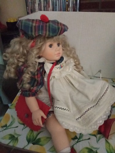 Limited Edition Pauline Doll Vinyl Jessica 19” 170 / 950 - Picture 8 of 8