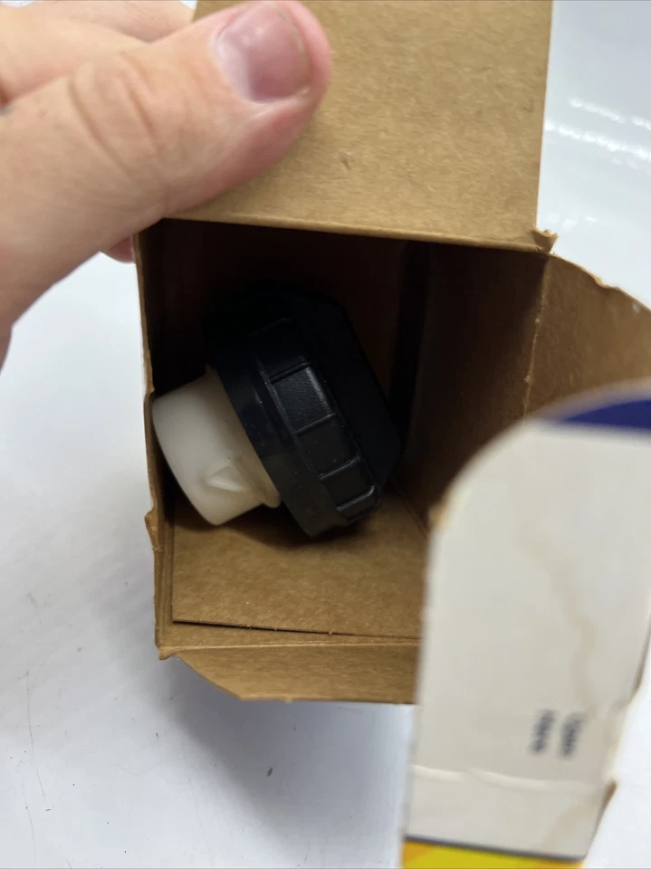 Tampa de enchimento de tanque de combustível Stant 10838. H - Imagem 2 de 2