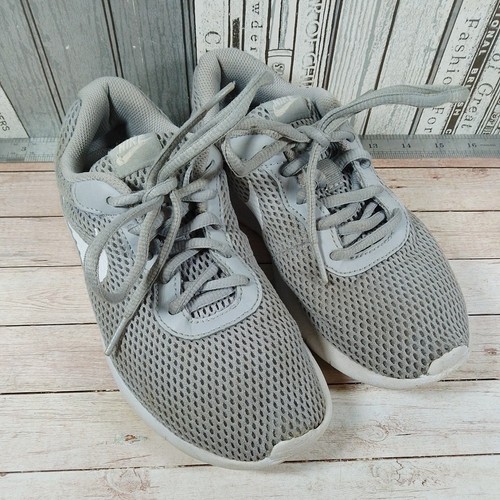 Nike Tanjun Trainers Wolf Grey/White Women’s/Girls Running Shoe UK3 - Picture 2 of 18