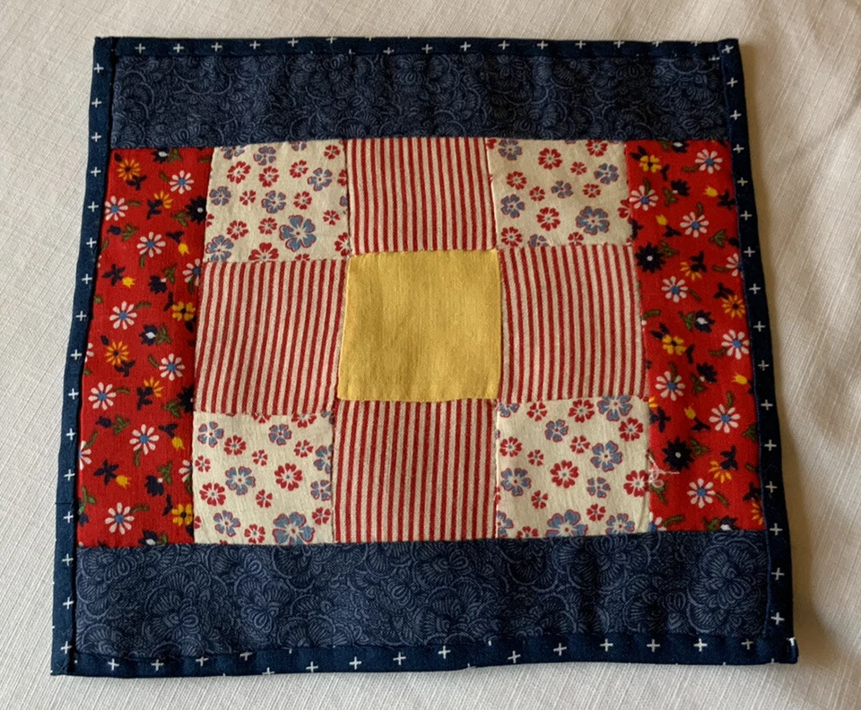 Vintage Patchwork Quilt Table Topper, 9 Patch, Calico Prints, Navy Blue, Red - Image 2 of 4