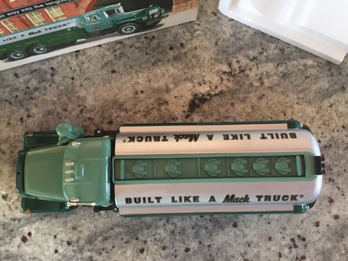The Mack Transport Series No. 201 Model R-600 Tanker - Picture 8 of 10