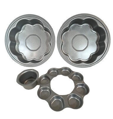 PAMPERED CHEF Secret Center Cake Pan NEW IN BOX! Make fun & innovative desserts!
