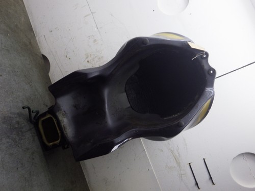 Aprilia RSV Tuono 2003 2004 2005 Fuel tank AT127 - Picture 5 of 8
